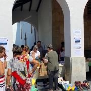 Realizan mercadillo solidario pro banco de sangre