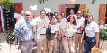 Estudiantes romanenses ganan concurso de ensayos en Santo Domingo.